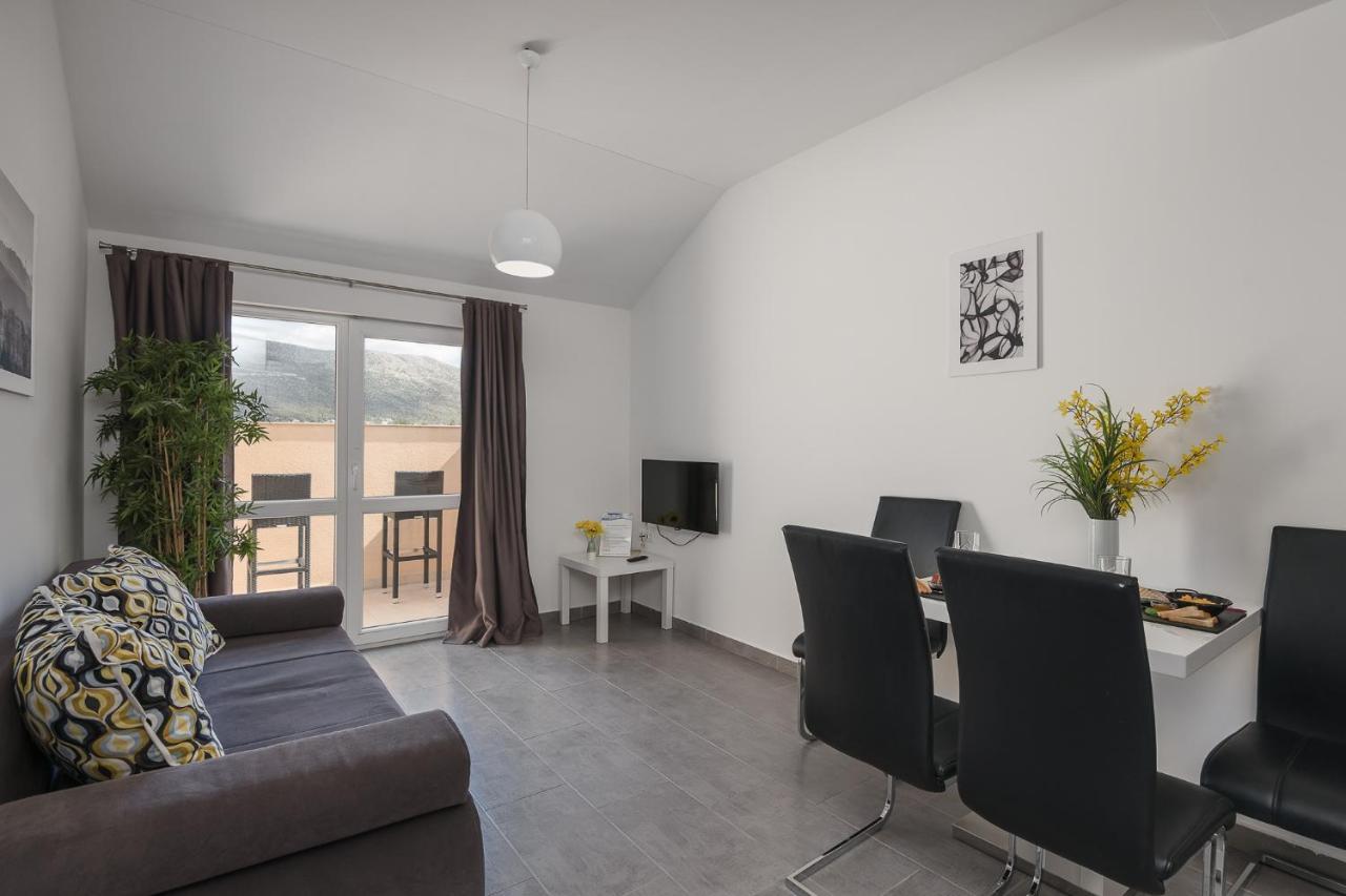 Sky Airport Apartments Mocici Exterior photo