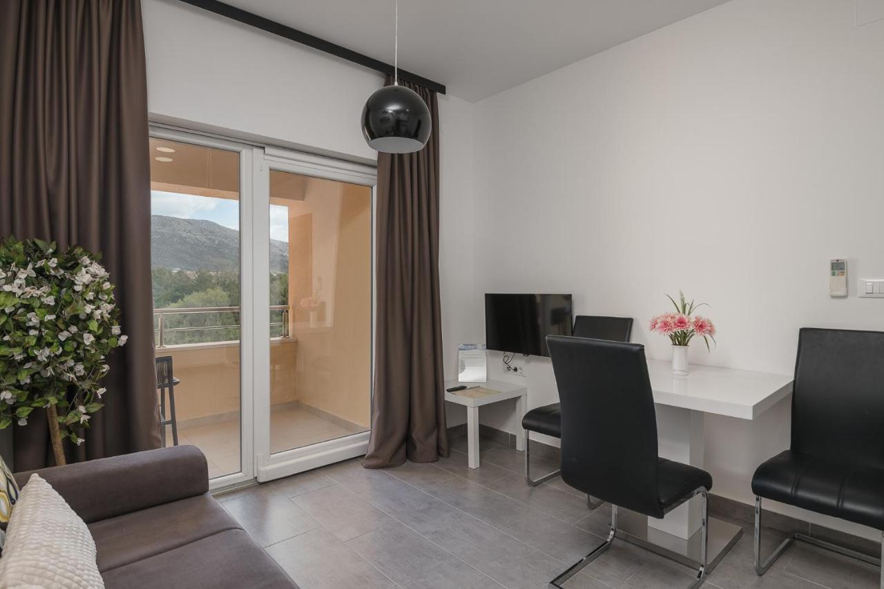 Sky Airport Apartments Mocici Exterior photo
